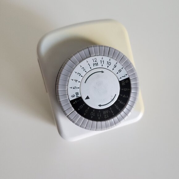 Intertek 24-hour Mechanical Programmable Timer Model TM-019 - Picture 7 of 8